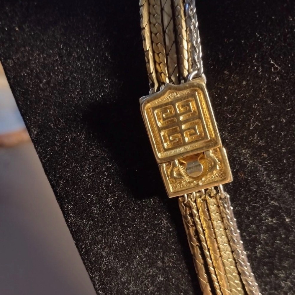 Vintage Givenchy necklace - Picture 2 of 2